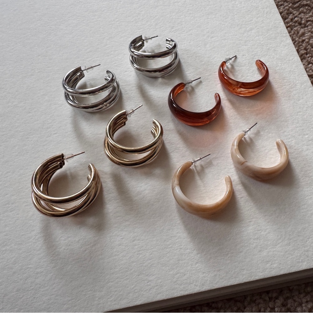 🖤5/$20 Elegant Silver and Gold Hoop Earrings Set